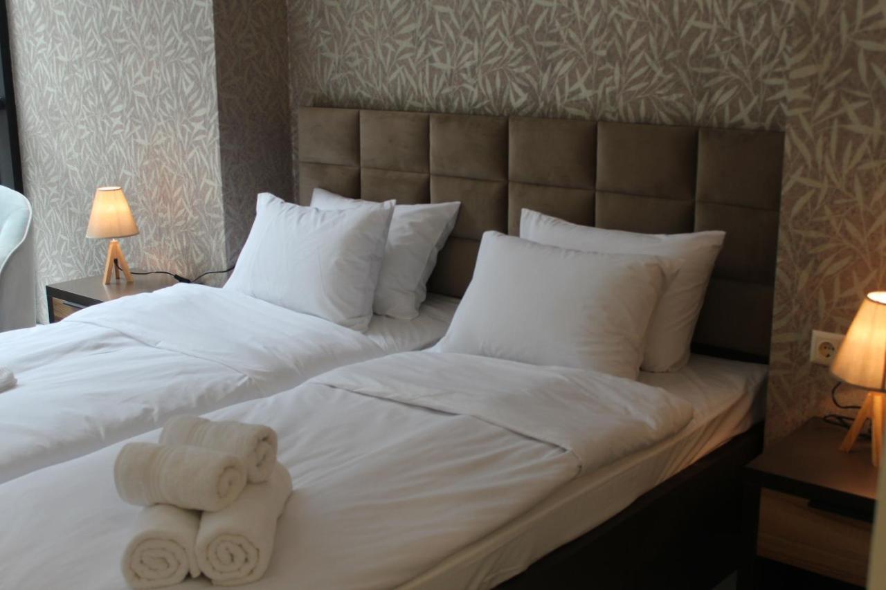 Horizons Hotel Rooms Батуми Екстериор снимка