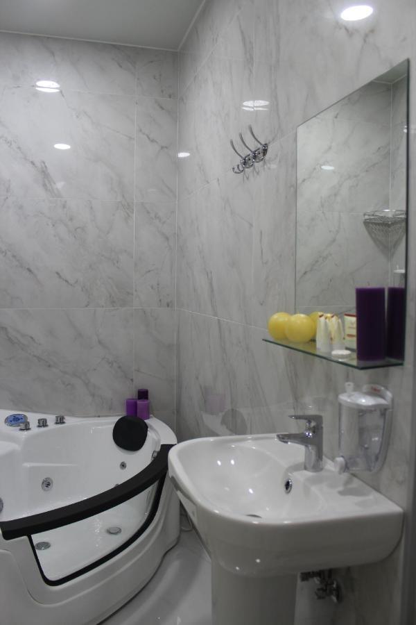 Horizons Hotel Rooms Батуми Екстериор снимка