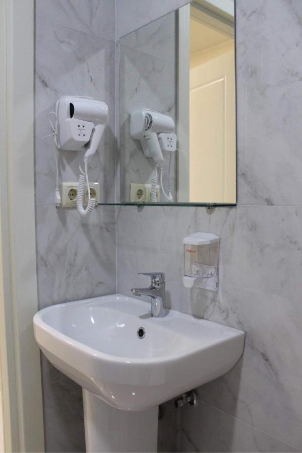 Horizons Hotel Rooms Батуми Екстериор снимка