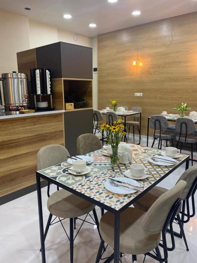 Horizons Hotel Rooms Батуми Екстериор снимка