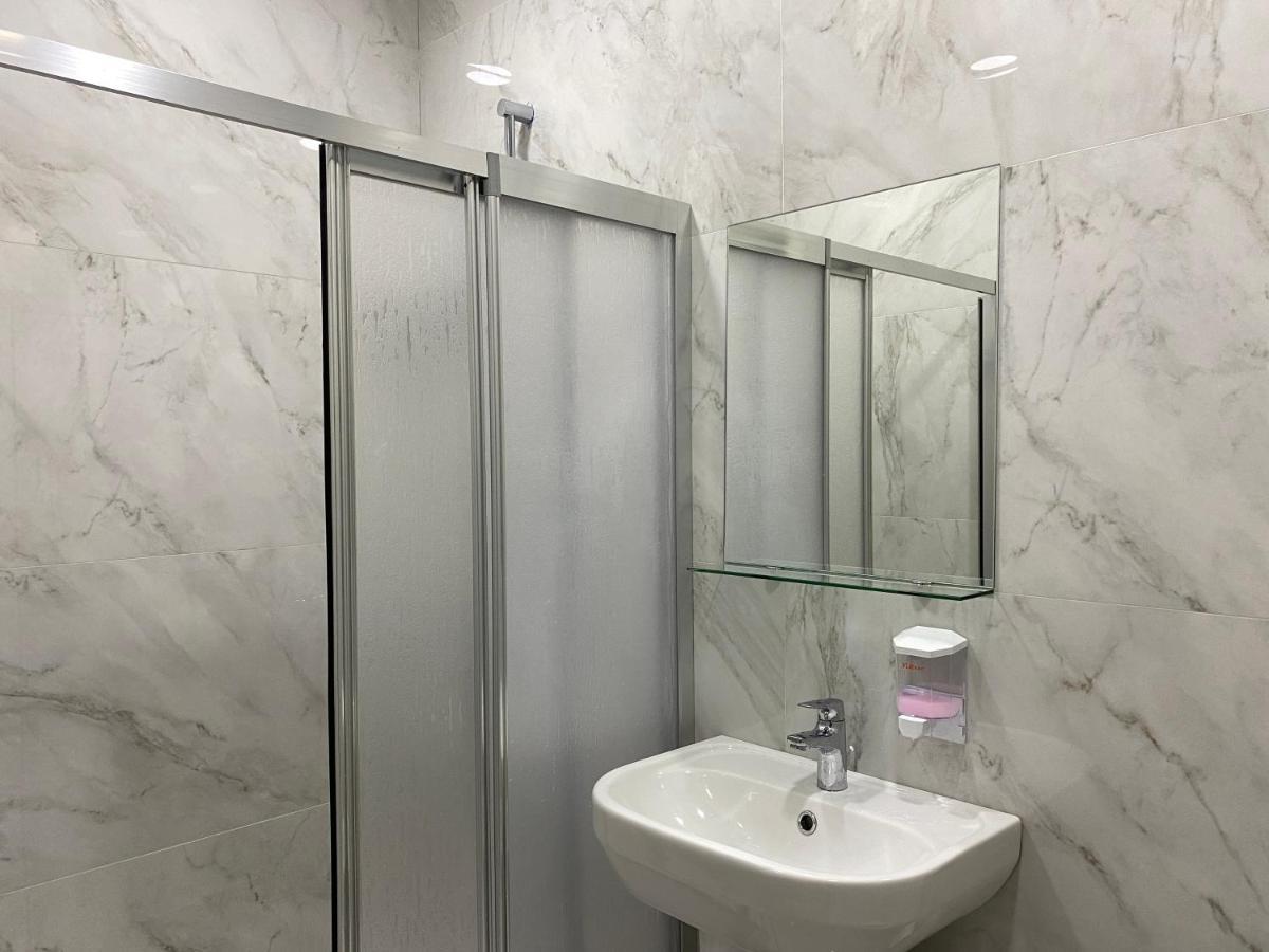 Horizons Hotel Rooms Батуми Екстериор снимка