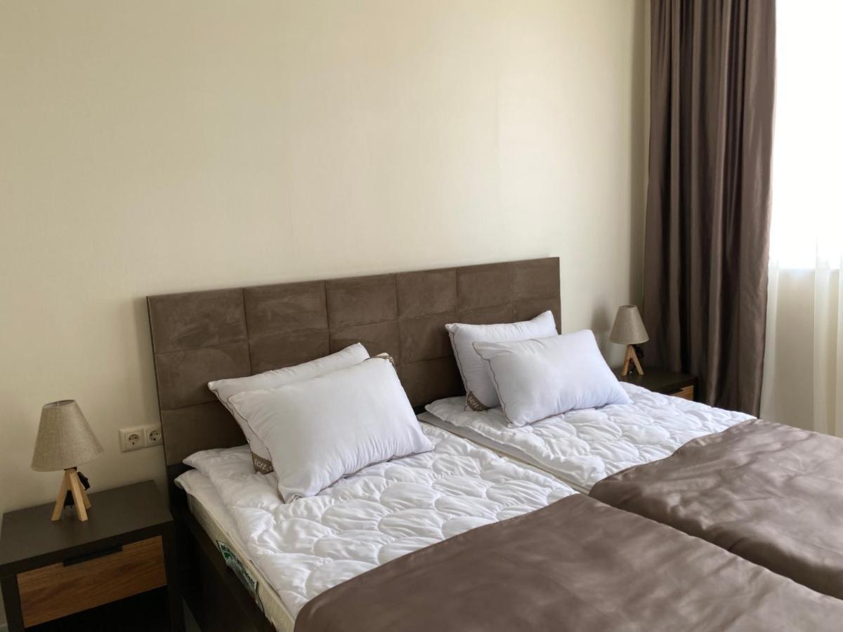 Horizons Hotel Rooms Батуми Екстериор снимка