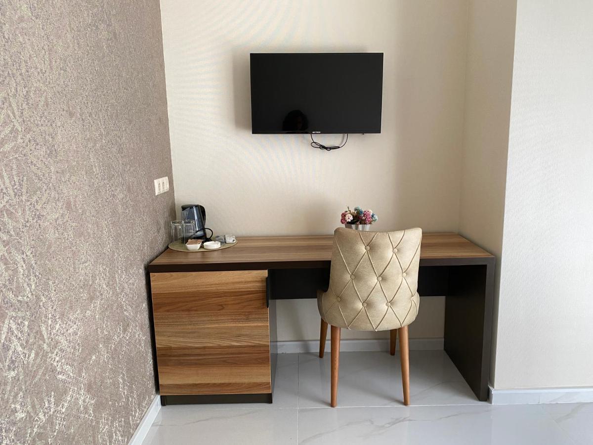 Horizons Hotel Rooms Батуми Екстериор снимка