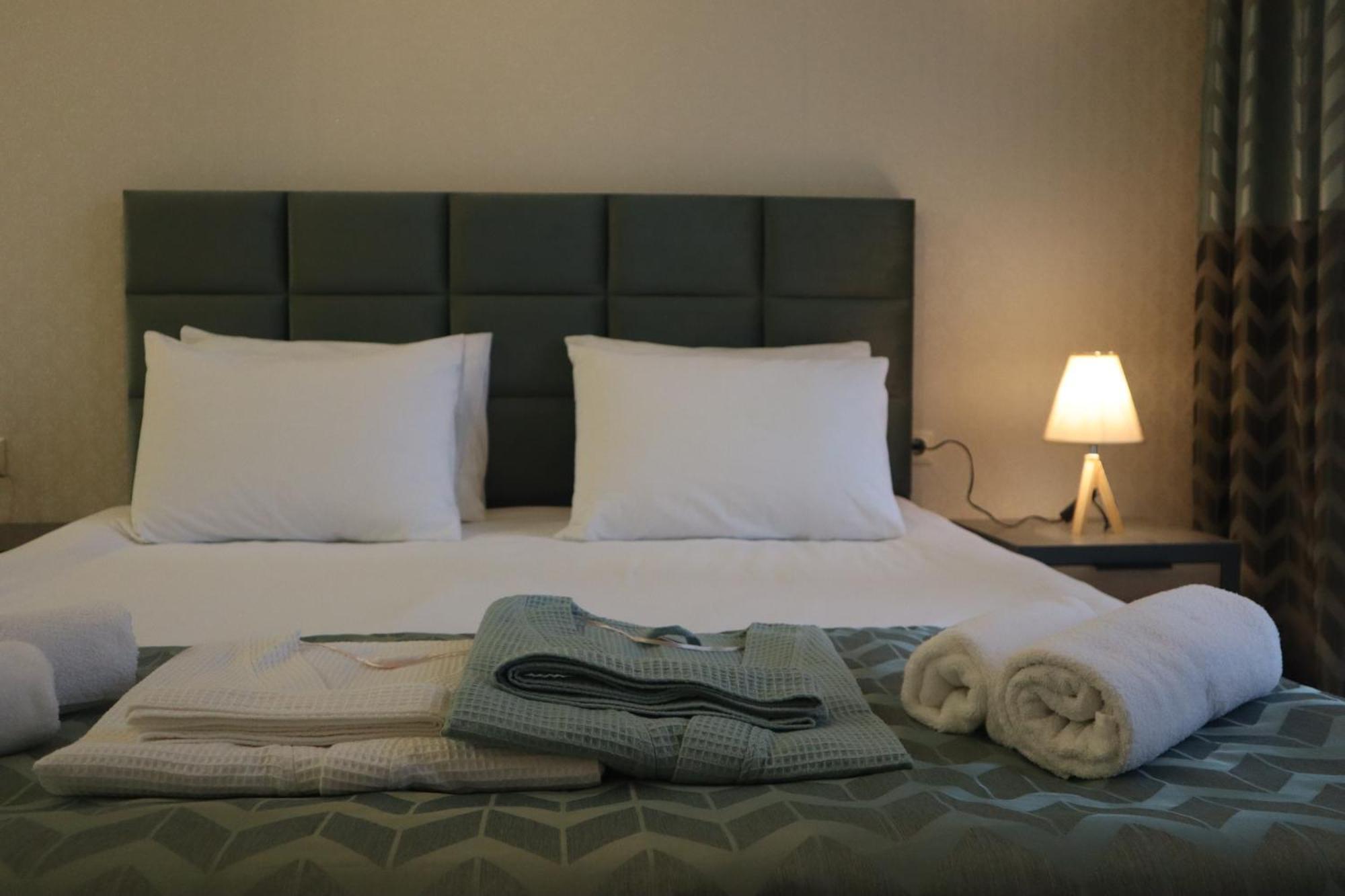Horizons Hotel Rooms Батуми Екстериор снимка