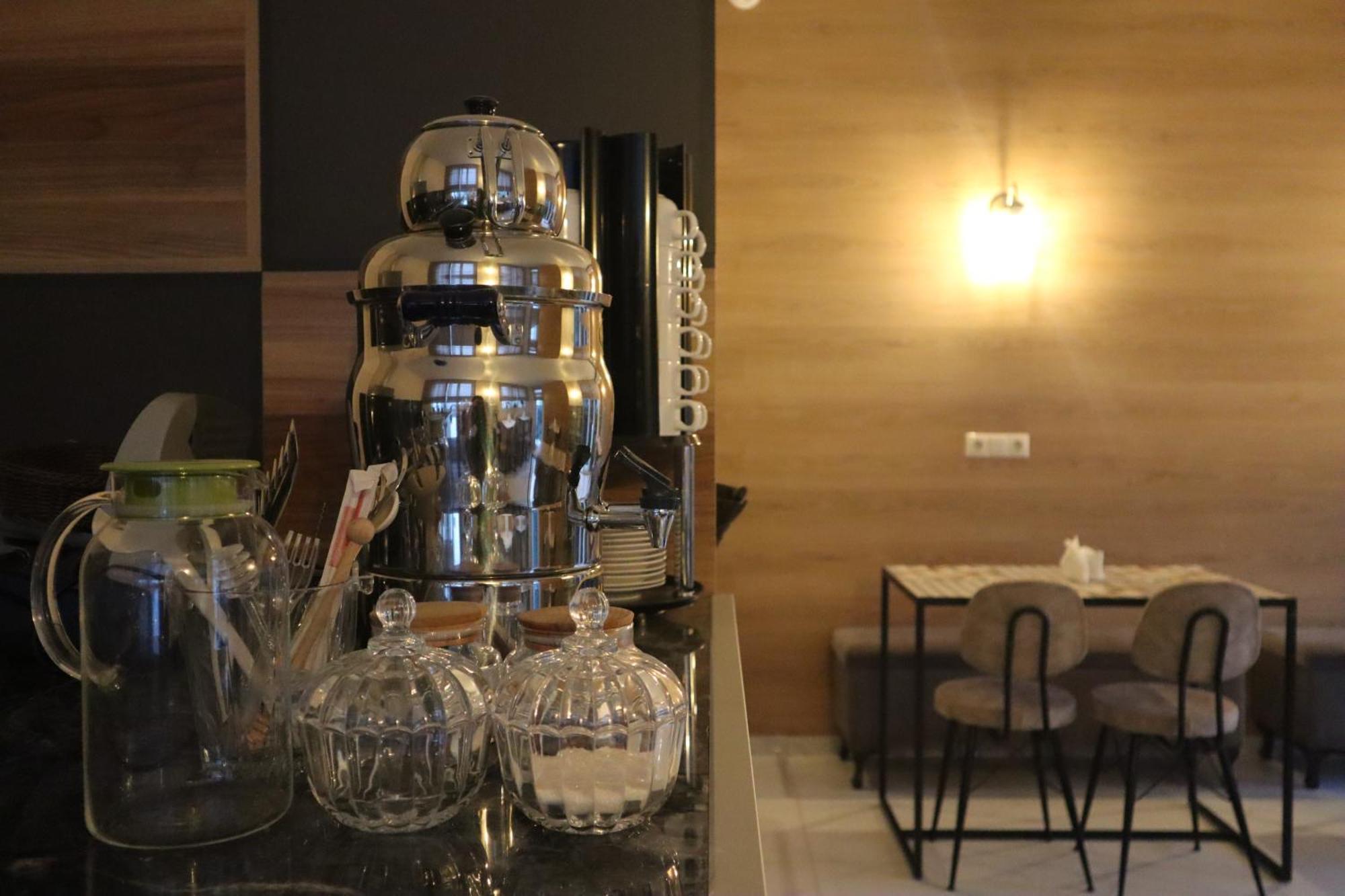 Horizons Hotel Rooms Батуми Екстериор снимка