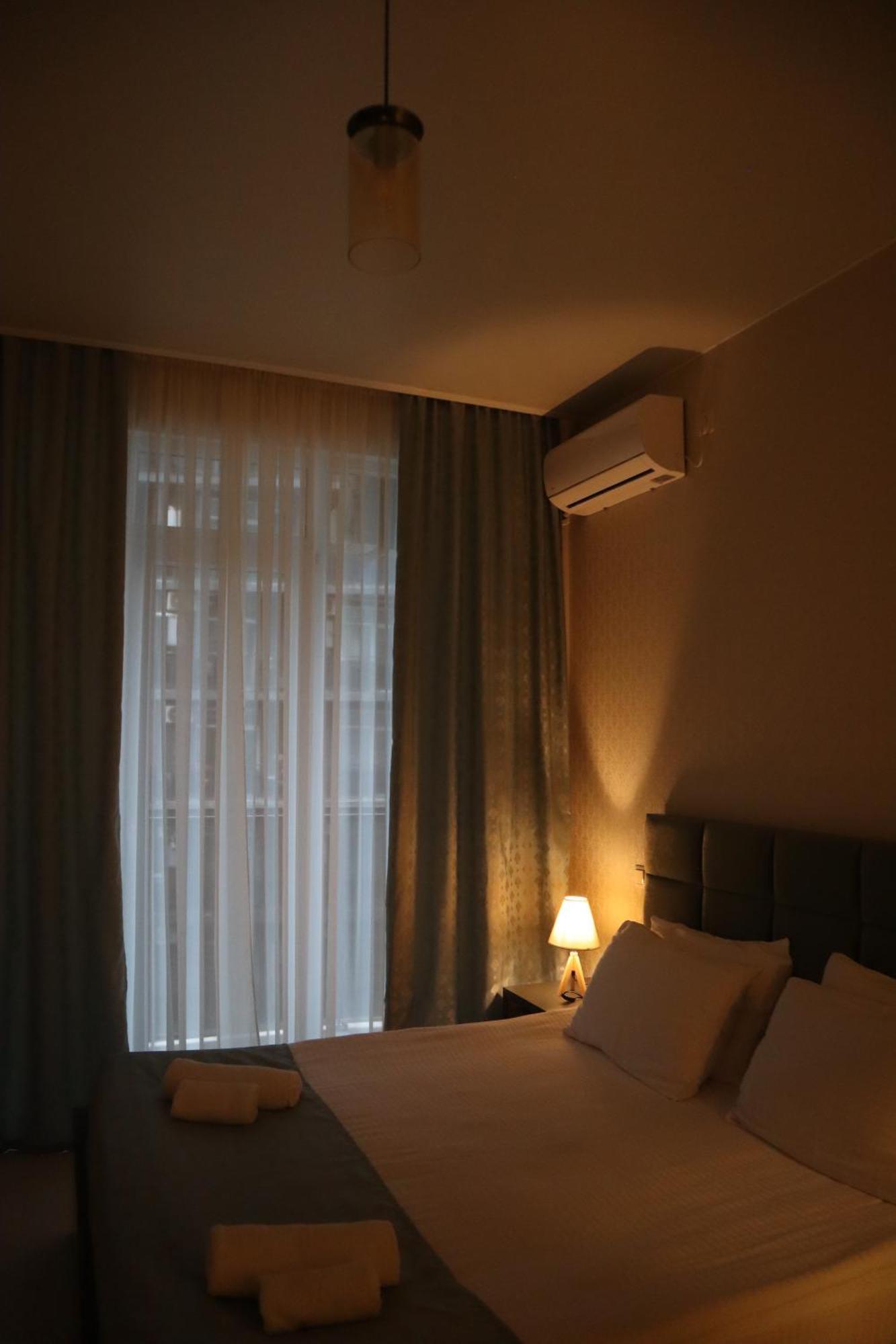 Horizons Hotel Rooms Батуми Екстериор снимка