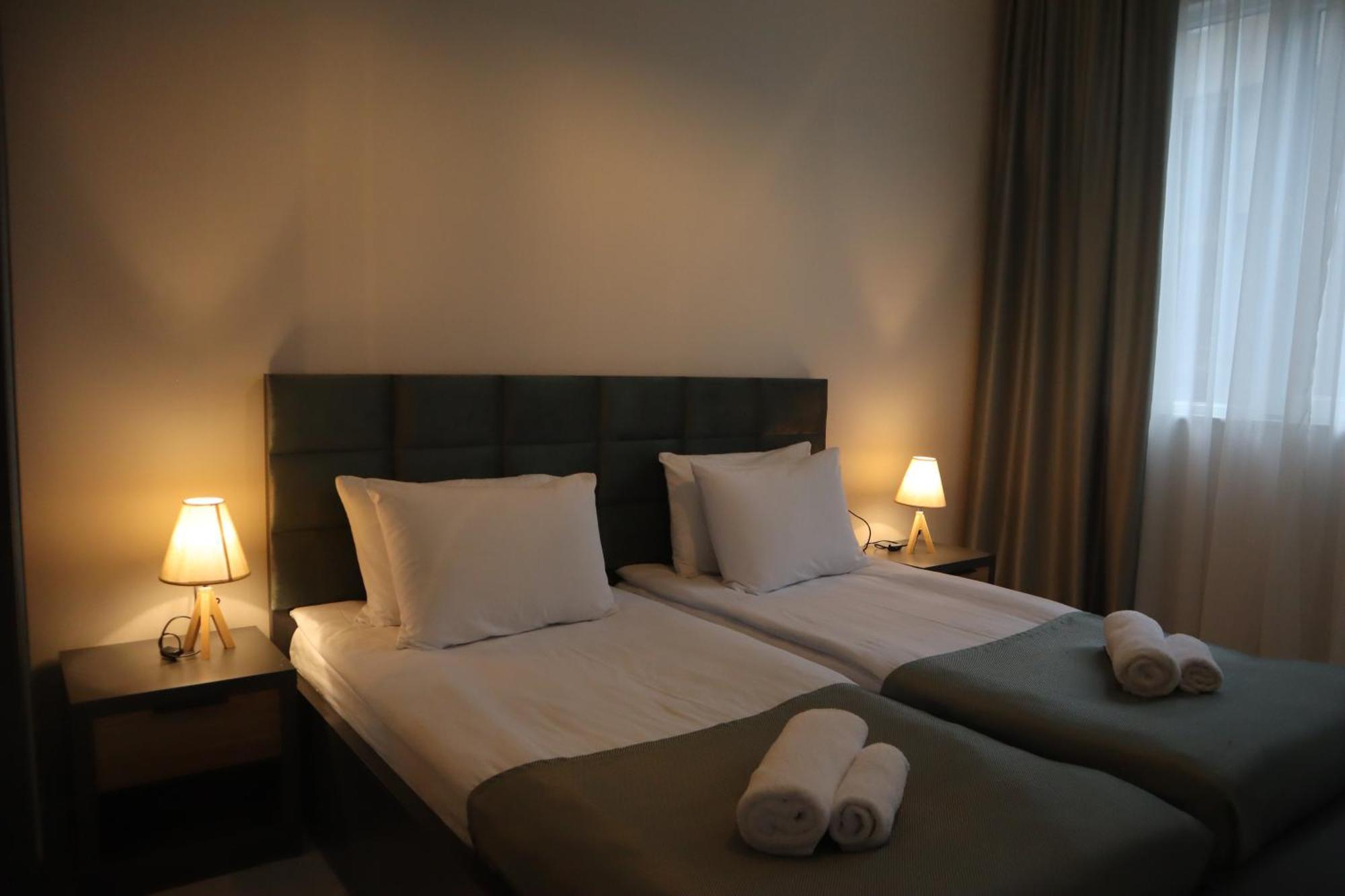 Horizons Hotel Rooms Батуми Екстериор снимка