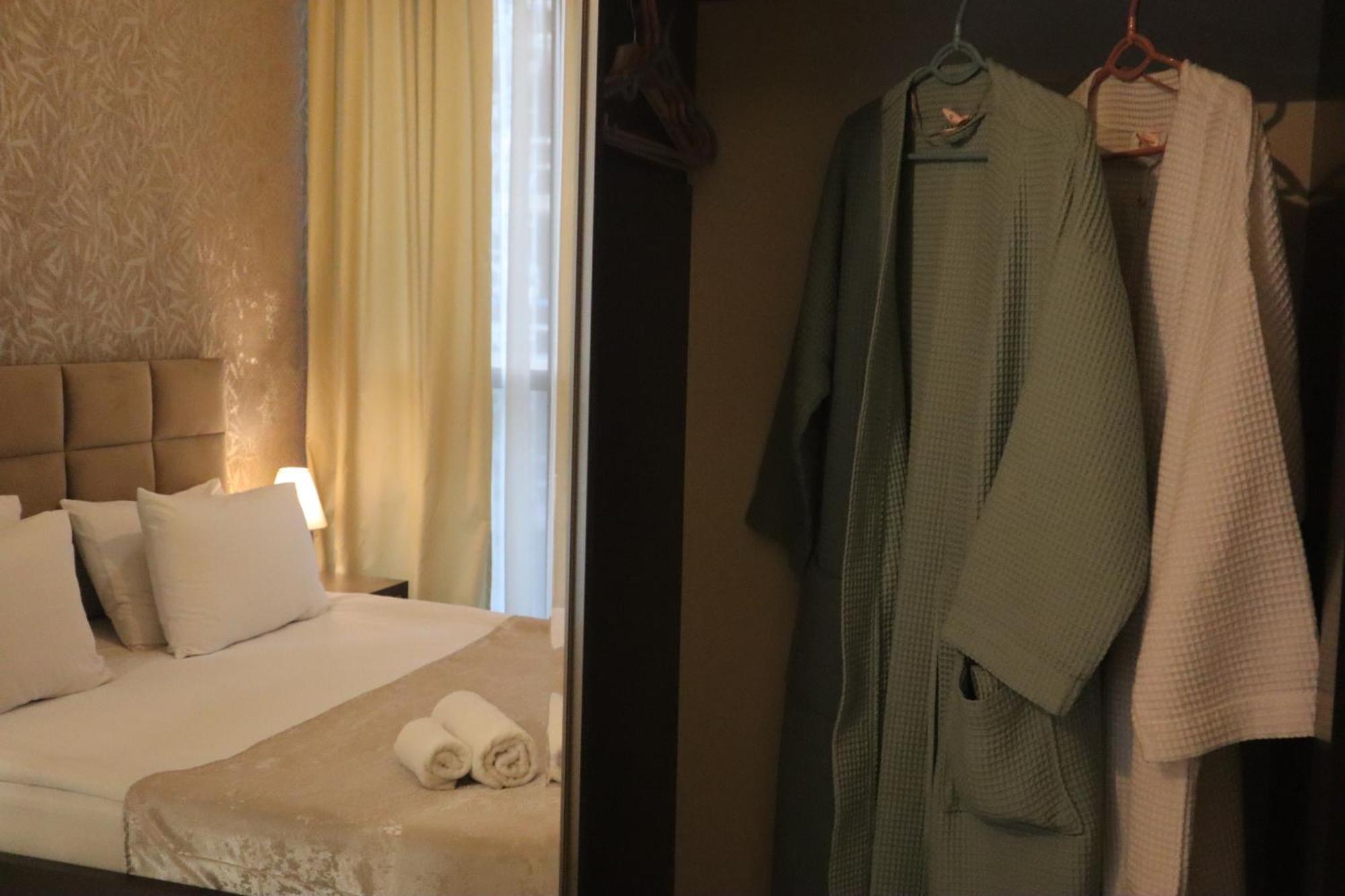 Horizons Hotel Rooms Батуми Екстериор снимка