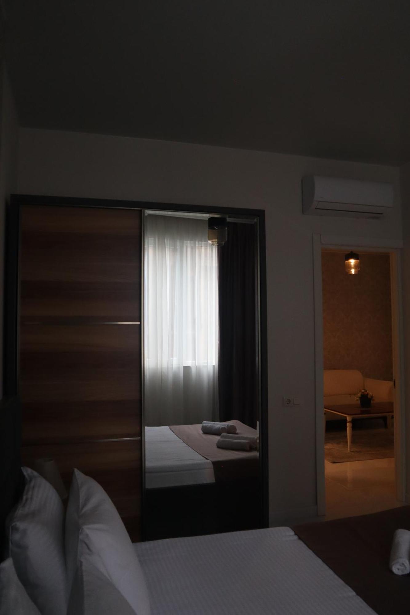 Horizons Hotel Rooms Батуми Екстериор снимка