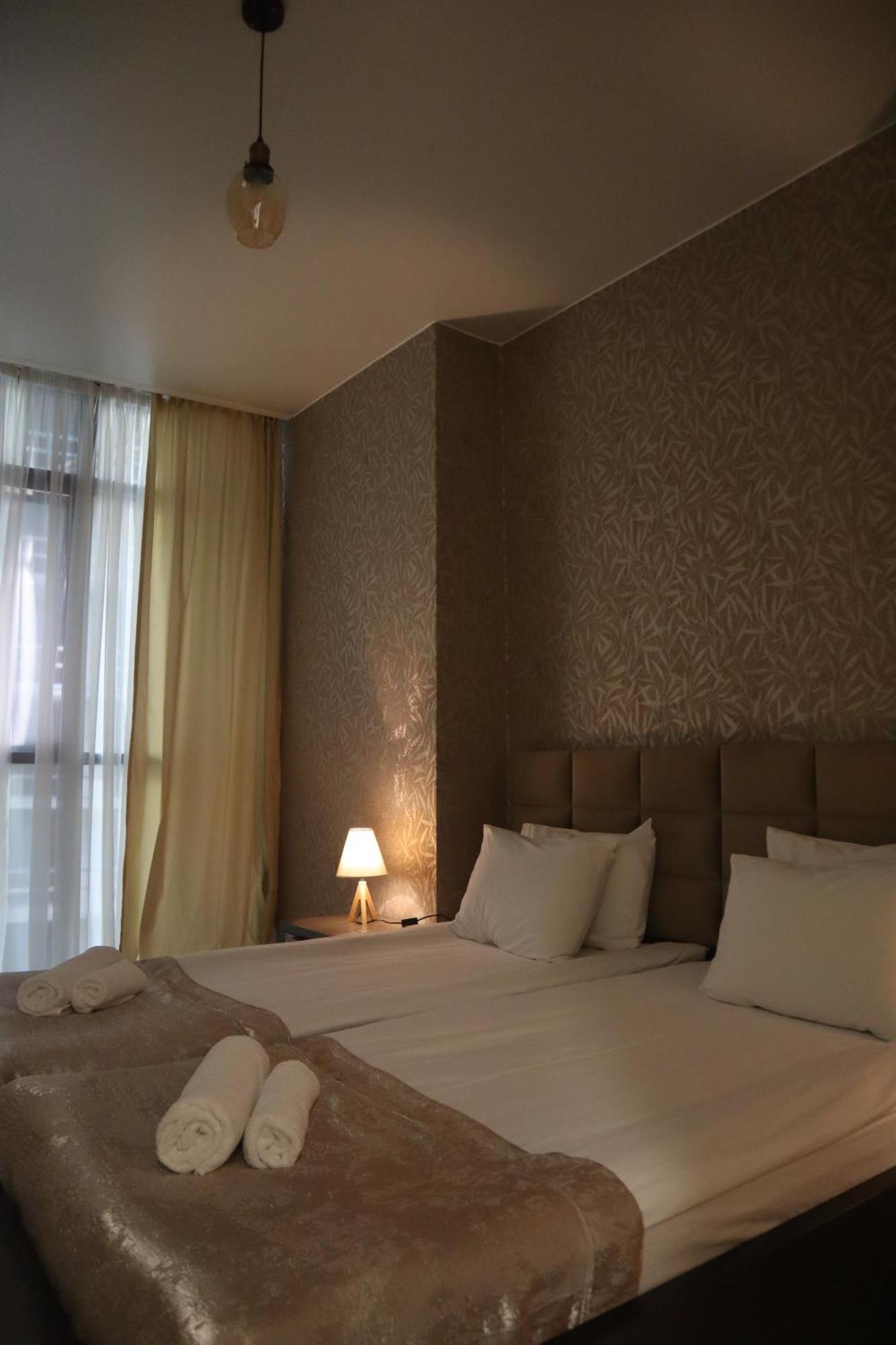 Horizons Hotel Rooms Батуми Екстериор снимка