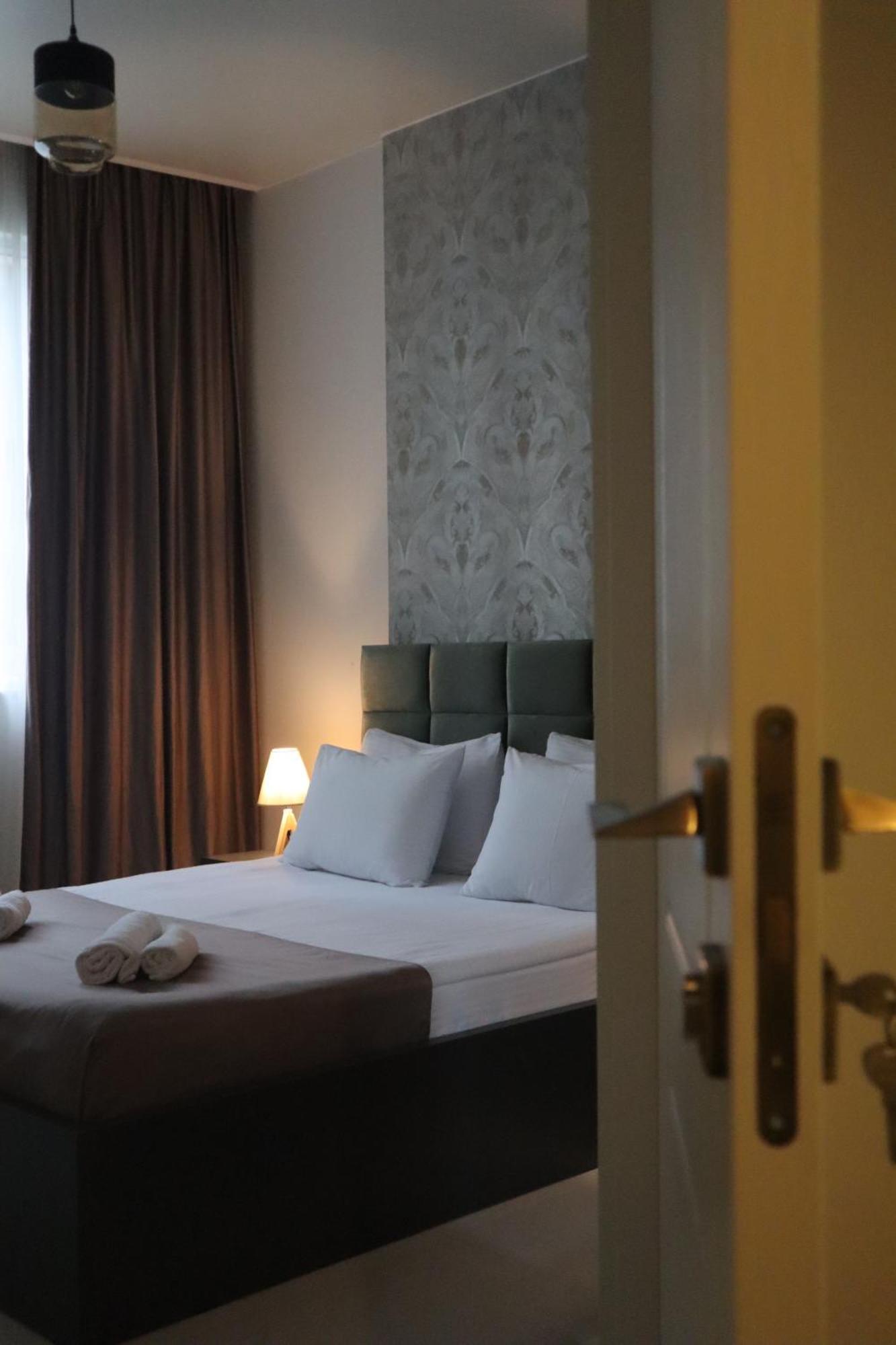 Horizons Hotel Rooms Батуми Екстериор снимка